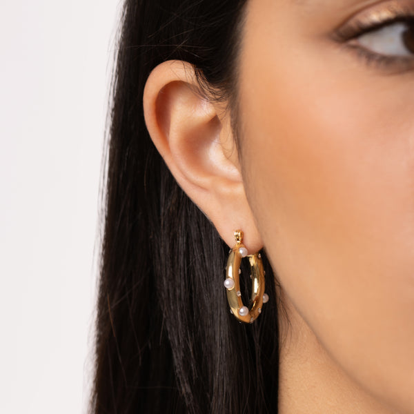 Aros pearl hoop earring