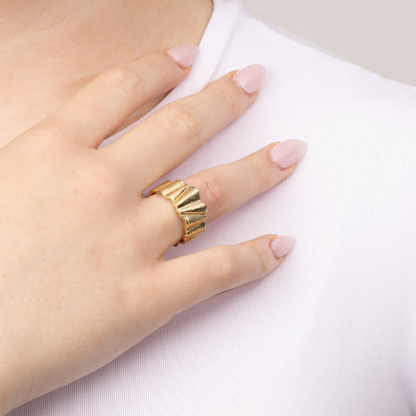 Huxley gold ring